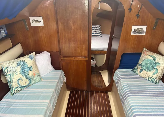 Hermes Hotel en barco Caleta de Sebo